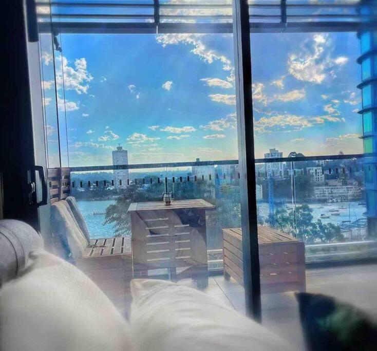 Luxury In Lavender Bay For Vivid